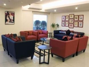 Hotel Seating Area Red Fox Hotel, Jaipur of Red Fox Hotel, Jaipur Jawahar Lal Nehru Marg, Jaipur, Rajasthan - Photo 6 of 16