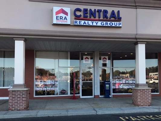  Profile Photos of Find Most Popular Realtor in Fontana 16299 E Foothill Blvd, Fontana, CA 92335 - Photo 1 of 1