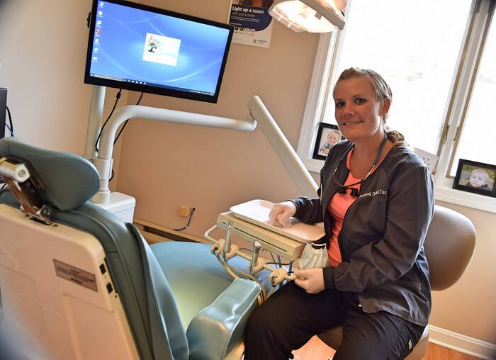  New Album of Dental Arts of Salem 12 Stiles Rd, Unit 205 - Photo 5 of 7