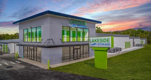  New Album of Lakeside Storage 2339 South 14th Street - Photo 1 of 3