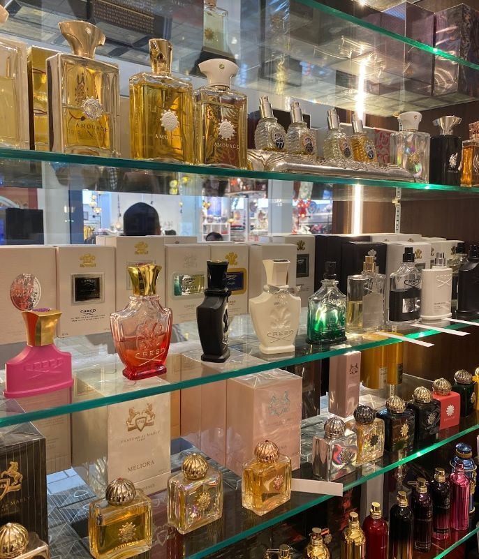  New Album of Parfums De France 1961 Chain Bridge Rd, #8002 - Photo 2 of 4
