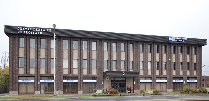 Que vous ayez besoin d’un simple examen de routine ou d’un traitement de canal, les dentistes du Centre Dentaire de Brossard vous accueillent.<br />
New Album of Centre Dentaire de Brossard 2, RUE DE LA PLACE-DU-COMMERCE BUREAU 300 - Photo 3 of 3 Que vous ayez besoin d’un simple examen de routine ou d’un traitement de canal, les dentistes du Centre Dentaire de Brossard vous accueillent.<br />
New Album of Centre Dentaire de Brossard 2, RUE DE LA PLACE-DU-COMMERCE BUREAU 300 - Photo 3 of 3