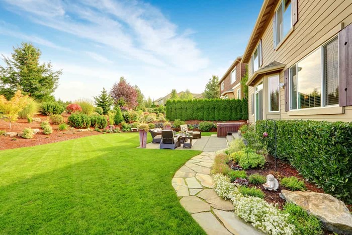  New Album of Landscaping Thunder Bay 279 Pearl Street - Photo 3 of 6
