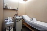  ThÃ©rapie Clinic Unit 233, The Glades Shopping Centre High Street 