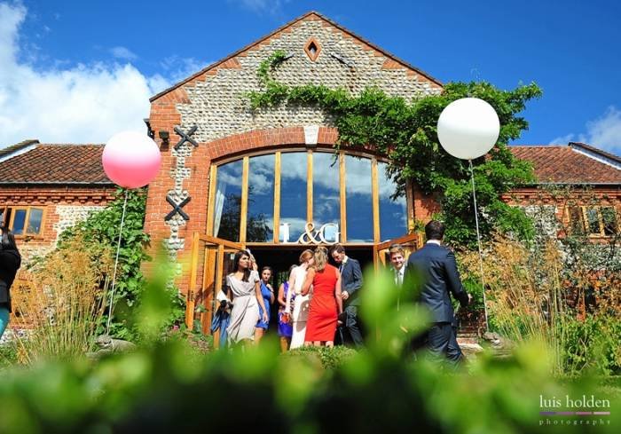  Profile Photos of Luis Holden Photography 151 Ormesby Rd - Photo 2 of 20