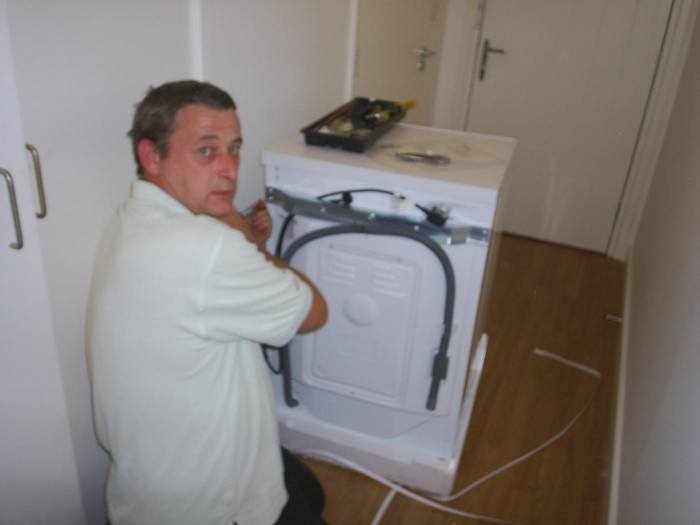  Profile Photos of Merritt Maintenance Services 17 Mountjoy close - Photo 5 of 8