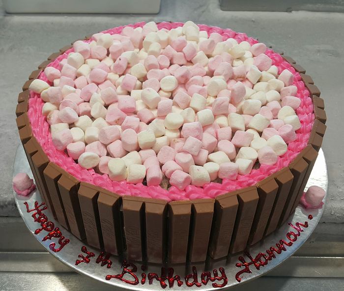  Cold Rock ice cream cakes of Cold Rock Ice Creamery Aspley 7/1378 Gympie Road - Photo 8 of 56