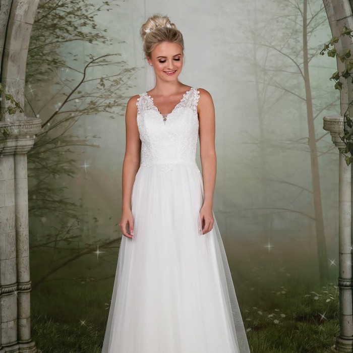  New Album of Beautiful Day Bridal Unit 19, Flexspace Business Centre, Yarm Industrial Estate, Lingfield Way - Photo 2 of 8