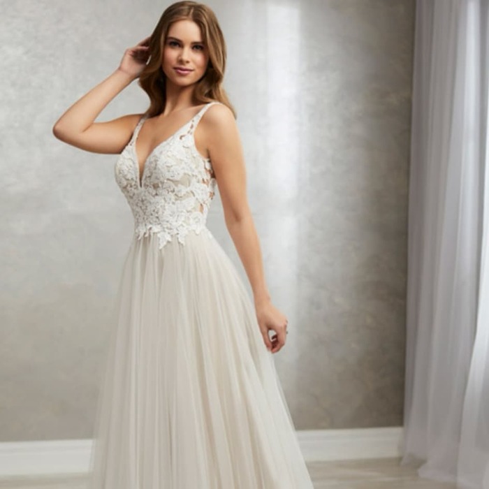  New Album of Beautiful Day Bridal Unit 19, Flexspace Business Centre, Yarm Industrial Estate, Lingfield Way - Photo 3 of 8