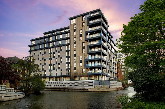  New Album of EweMove Estate Agents in Reading East - - Photo 2 of 3