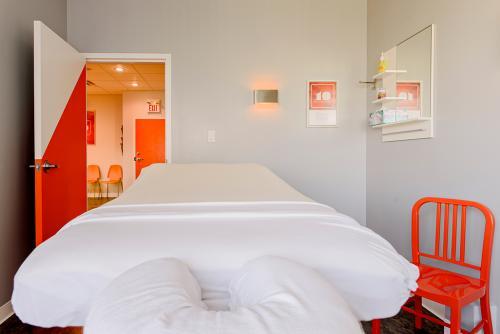  Profile Photos of Muscle Matters #201, 18332 Lessard Road NW - Photo 4 of 4