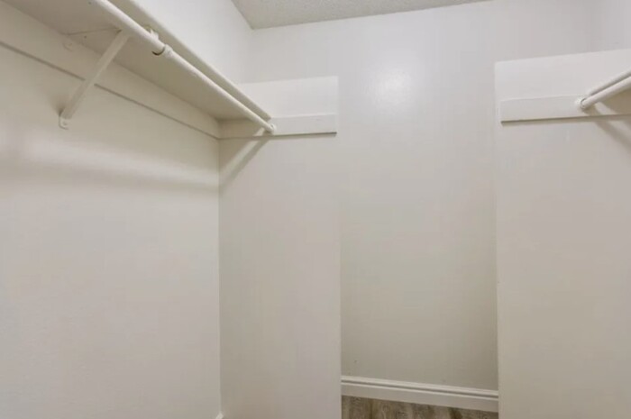  Profile Photos of Green Pines Apartments 2040 Carville Dr - Photo 4 of 6