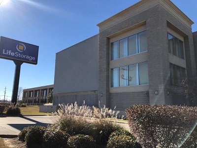  Profile Photos of Life Storage - Baton Rouge 12340 Industriplex Boulevard - Photo 2 of 3