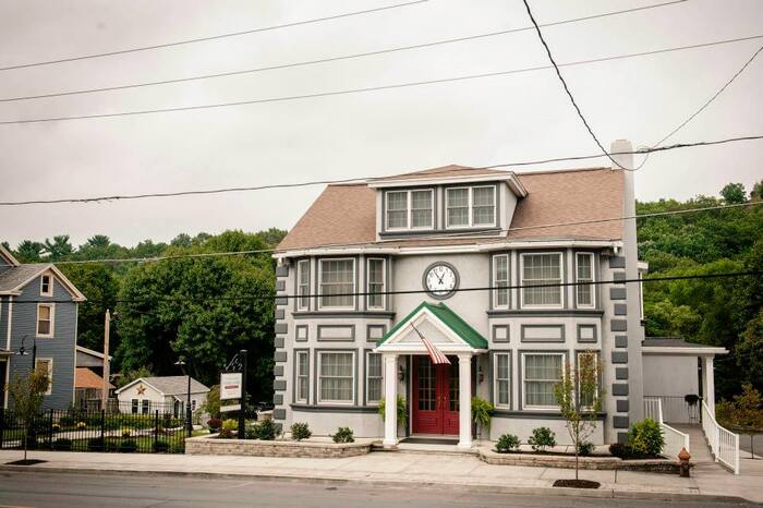  Profile Photos of E. Franklin Griffiths Funeral Home & Cremation Services, Inc. 655 E Broad St - Photo 2 of 11