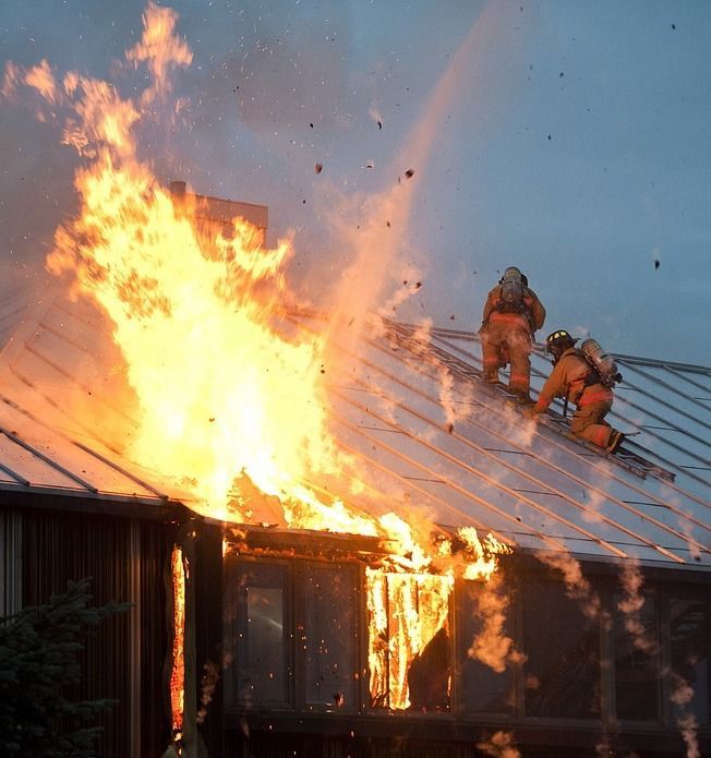 House Roof Burning - Fire Damage Claim Fire and Smoke Damage Insurance Claims of ClaimsMate 803 Whitecap Dr - Photo 4 of 7