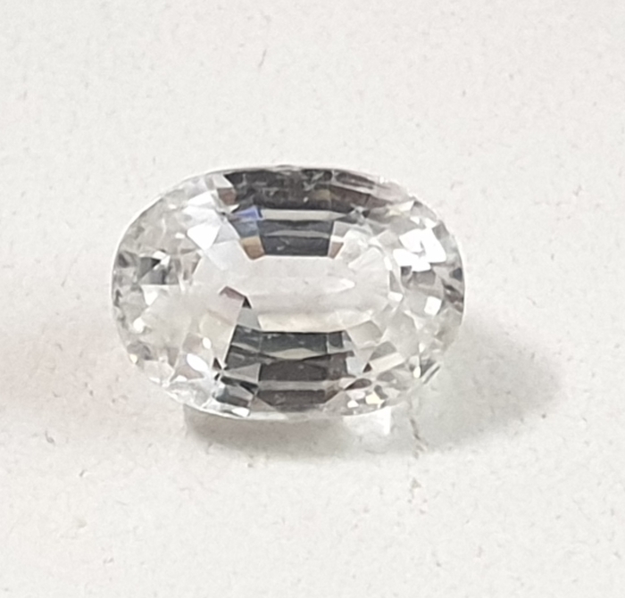 Oval Shape White Sapphire of Shine Stones, Buy Online Natural Certified Gemstones 1279, 3rd Floor, Mahadev Johri Street, Gopal ji Ka Rasta, Johri Bazar, Jaipur-302003, India - Photo 7 of 7