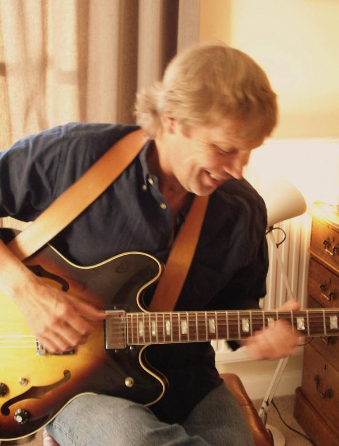  Profile Photos of Bob Parslow Guitar Tuition Sandy Lane - Photo 1 of 1