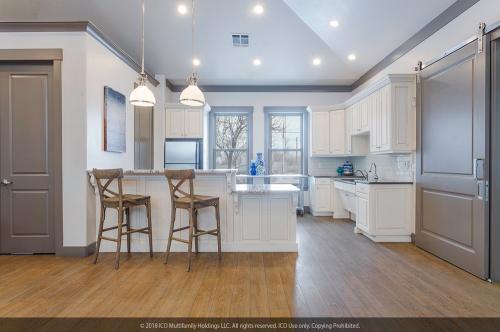  Profile Photos of ICO Orchard Farms Apartments 893 South Lily Drive - Photo 3 of 4