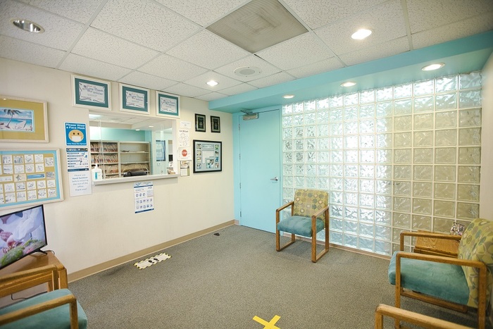 Spacious and well lit waiting area at Karimi Dental of Long Beach Karimi Dental of Long Beach of Karimi Dental of Long Beach 3840 Woodruff Ave #208 - Photo 8 of 8