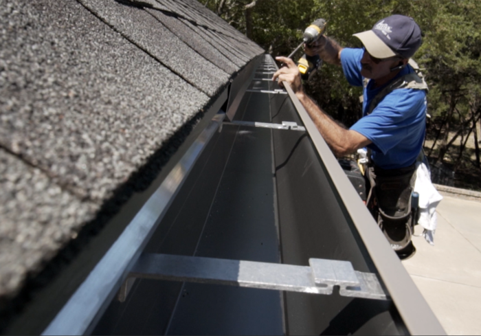  Profile Photos of Gutter Cleaning Camillus, NY 117 Munro Dr. - Photo 6 of 8
