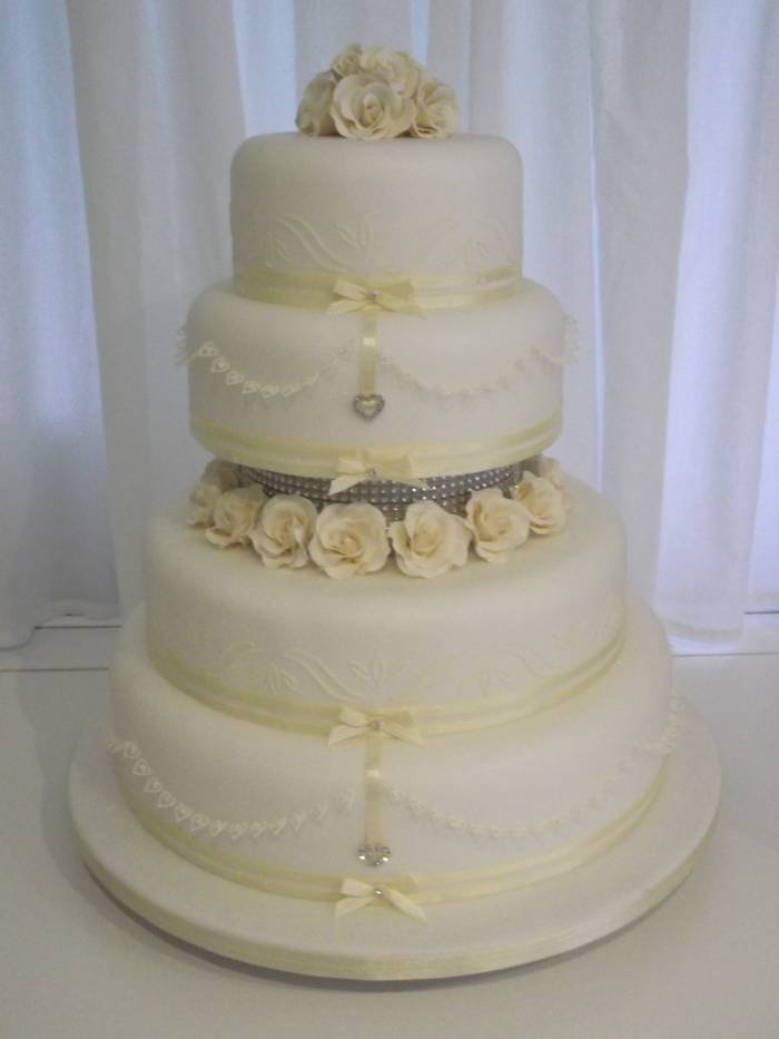 wedding cake by dream wedding creations Wedding Creations of Dream Wedding Creations Eastleigh Road - Photo 1 of 20