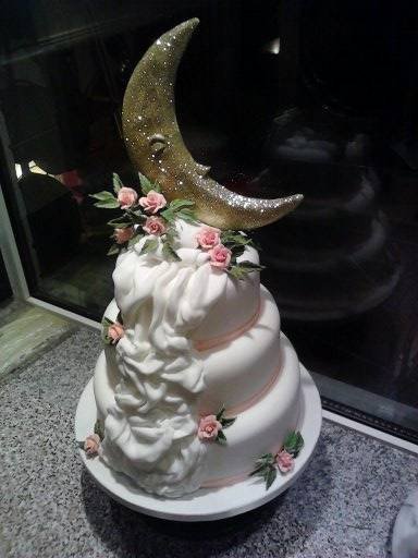 wedding cake by dream wedding creations Wedding Creations of Dream Wedding Creations Eastleigh Road - Photo 10 of 20
