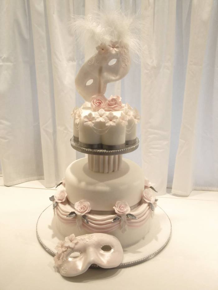 wedding cake by dream wedding creations Wedding Creations of Dream Wedding Creations Eastleigh Road - Photo 6 of 20