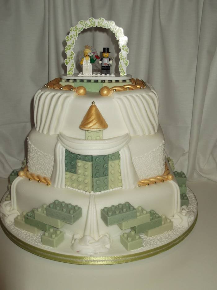 wedding cake by dream wedding creations Wedding Creations of Dream Wedding Creations Eastleigh Road - Photo 3 of 20
