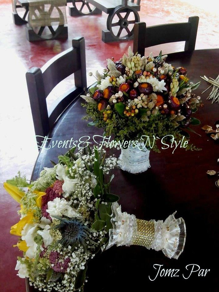  Rustic theme floral arrangement of Events&FlowersN`Style E. Lopez St. Jaro - Photo 2 of 20
