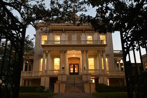  Profile Photos of Louise S. McGehee School 2343 Prytania Street - Photo 4 of 4