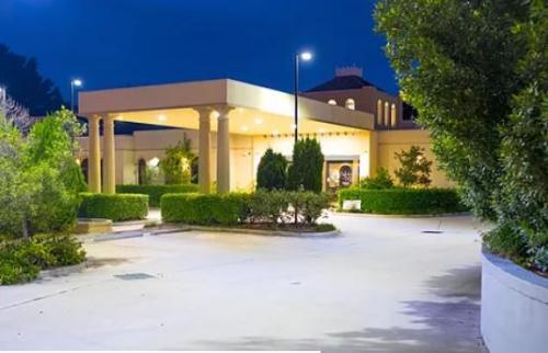  Profile Photos of LED Imagine 14 Irvine Place - Photo 1 of 4