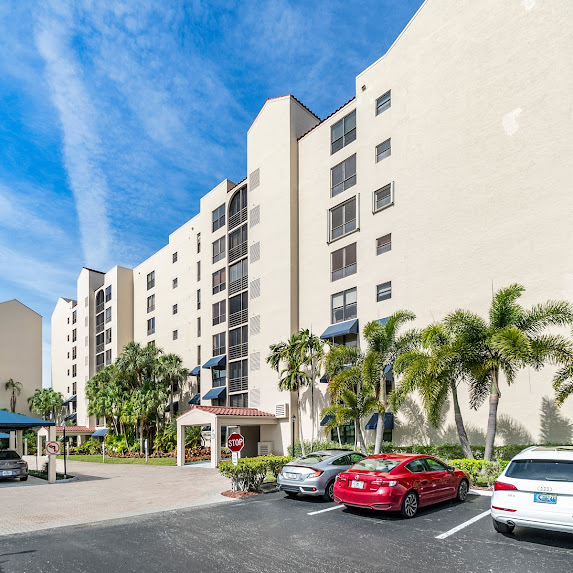 Real estate agents in St Cloud FL New Album of W & Co Realty 1114 Florida Ave - Photo 3 of 4