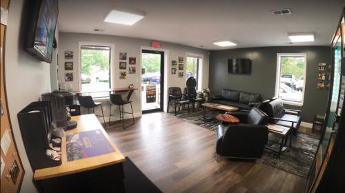  Profile Photos of A+ Auto Service 621 Old Trolley Road - Photo 3 of 4