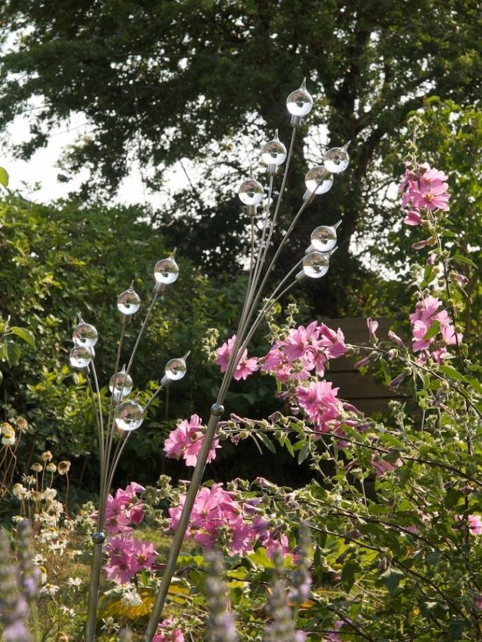 Nimbus stems 7 drops on each - inside or outside<br />
installation Profile Photos of Neil Wilkin Glass Pippins - Photo 11 of 25 Nimbus stems 7 drops on each - inside or outside<br />
installation Profile Photos of Neil Wilkin Glass Pippins - Photo 11 of 25
