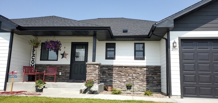  Select Rain Gutters of Select Rain Gutters 401 N Manchester - Photo 1 of 4