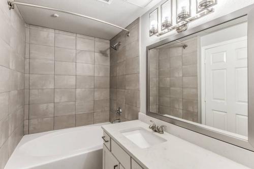  Gallery of Palomar Apartments 100 Texas Ave - Photo 2 of 3