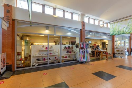  Profile Photos of Gremmen Footwear Winkelcentrum 21 - Photo 4 of 4