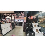 Famous Footwear Carindale, Carindale