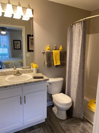  Profile Photos of The Cole Apartments 812 Crescent Commons Way - Photo 3 of 4