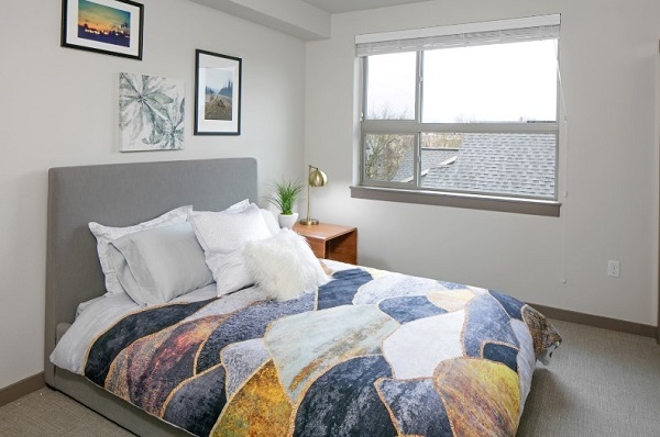  Profile Photos of The Russell Apartments 2621 Northeast 7th Avenue - Photo 2 of 4