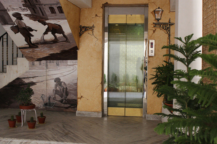 glass pannel L.T. Elevator Showcase of L.T. Elevator Pvt. Ltd. 3 Gobindo Auddy Road, Alipore, Kolkata - 700027 - Photo 17 of 18