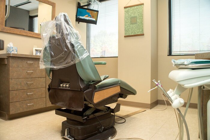 Glasscock Family Dentistry Brentwood Exam Room Profile Photos of Glasscock Family Dentistry 5409 Maryland Way, Ste 210 - Photo 2 of 5