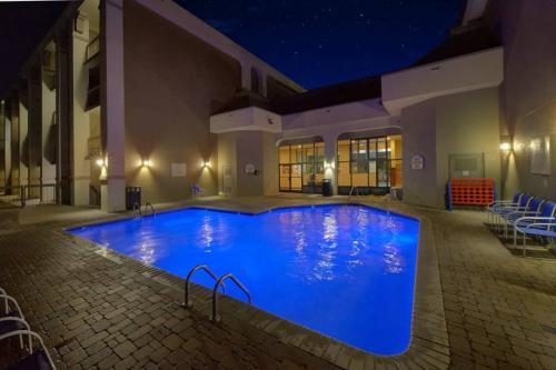  Profile Photos of The Inn on the River 2492 Parkway - Photo 4 of 4