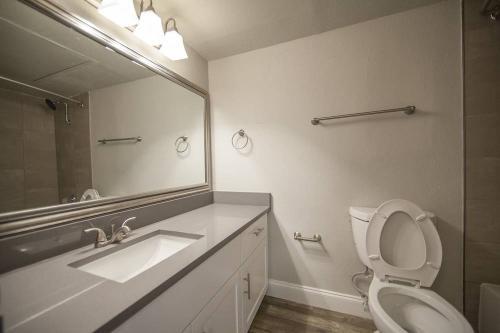  Profile Photos of Riverfalls at Bellmar Apartments 10570 Stone Canyon Rd - Photo 4 of 4