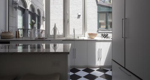  New Album of M A M M O T H P R O J E C T S 150 Java Street, Ground Floor - Photo 1 of 4