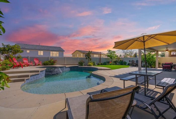  Profile Photos of Shishana Hogg - Mogul Real Estate 32605 Temecula Pkwy, Ste 310 - Photo 3 of 3