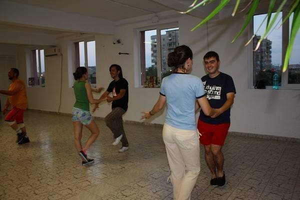  Profile Photos of Scoala de dans In Pasi de Dans Calea Rahovei 262 - Photo 5 of 9
