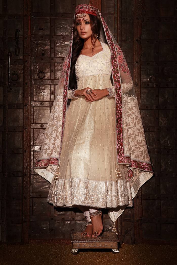 OFF WHITE TULLE NET ANARKALI, BROCADE LINING, CHANTILLY LACE BORDER WITH PEARLS, CUTWORK BODICE, KASHMIRI THREAD-WORK BORDERED DUPUTTA New 2013 Collection of SF Collection 4 Highfield - Photo 6 of 9