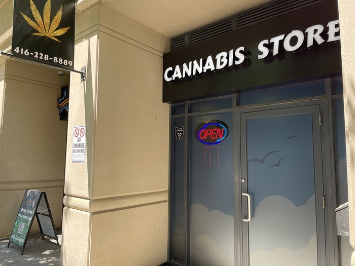  Profile Photos of Paradise AIR Cannabis Dispensary 650 Sheppard Ave E Unit 7 - Photo 11 of 12