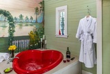Maison D'Memoire Bed & Breakfast Cottages, Rayne